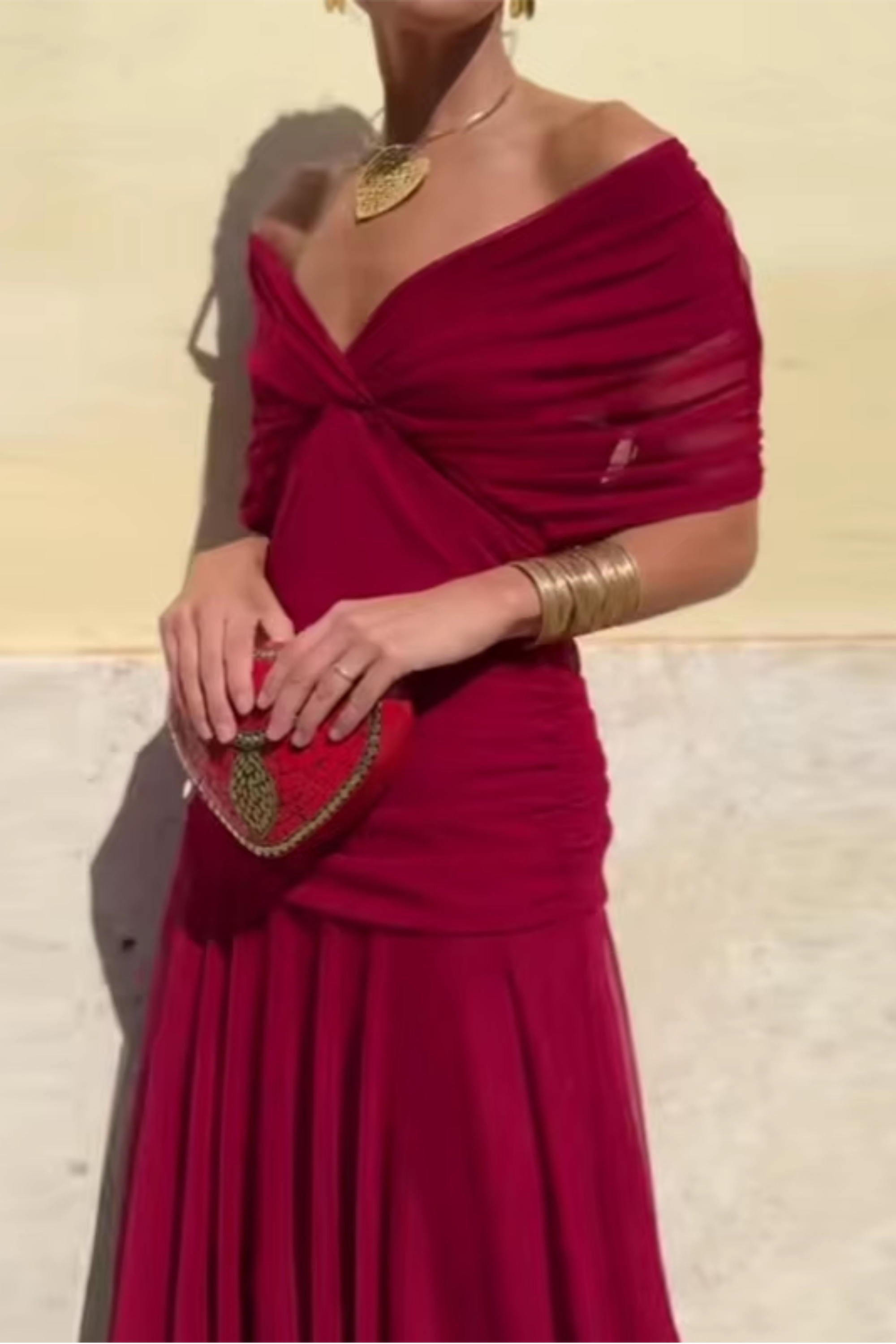 Louise | Elegáns Maxi Ünnepi Ruha V-alakú Kivágással